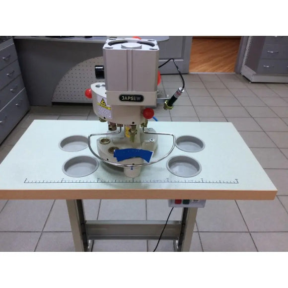 Capsator pneumatic cu trei capete J-93A Masini de cusut industriale - A EOL SRL