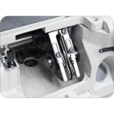 Masina de cusut cu acoperire, tip Uberdeck MAQI W1